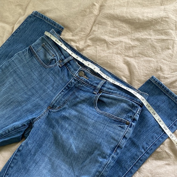 LOFT Relaxed Skinny Jeans Medium Wash Size 28 or 6 - Picture 8 of 11